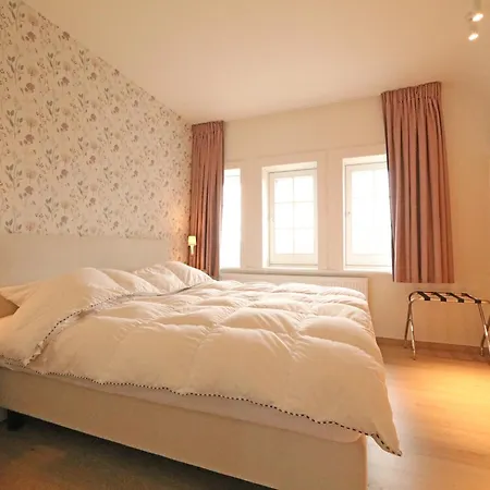 In Het Zoute Near Zeedijk Promenade Knokke-Heist